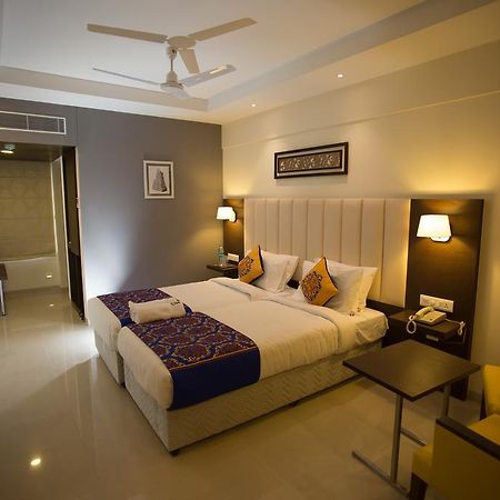 Ganpat Grand Hotel Palni Luaran gambar