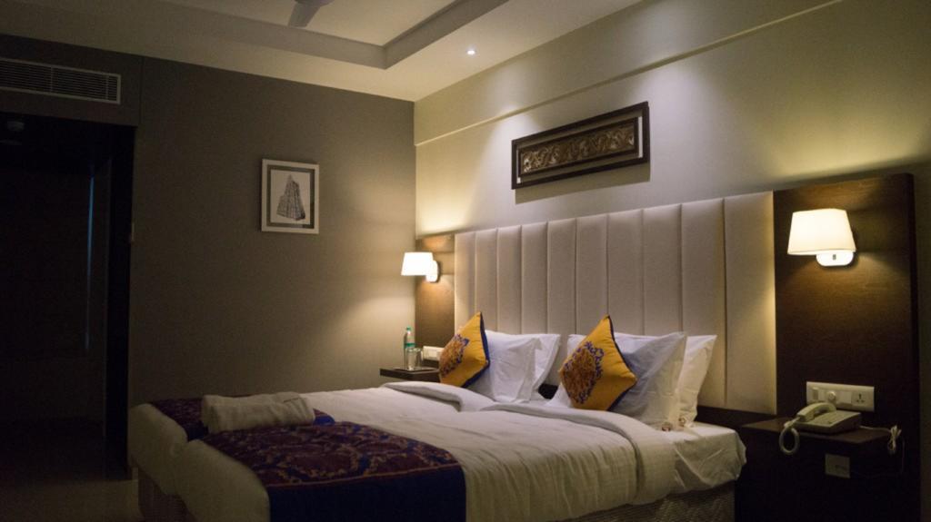Ganpat Grand Hotel Palni Luaran gambar