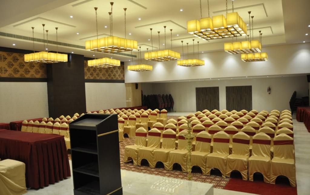 Ganpat Grand Hotel Palni Luaran gambar