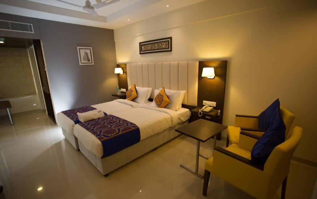 Ganpat Grand Hotel Palni Luaran gambar