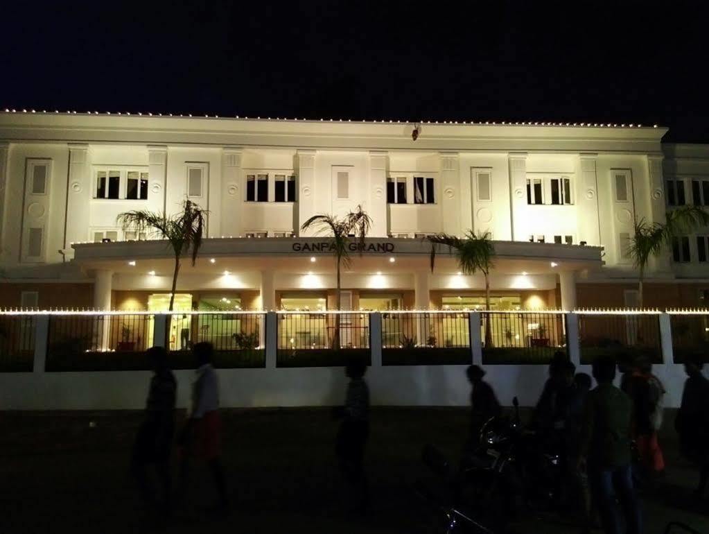 Ganpat Grand Hotel Palni Luaran gambar