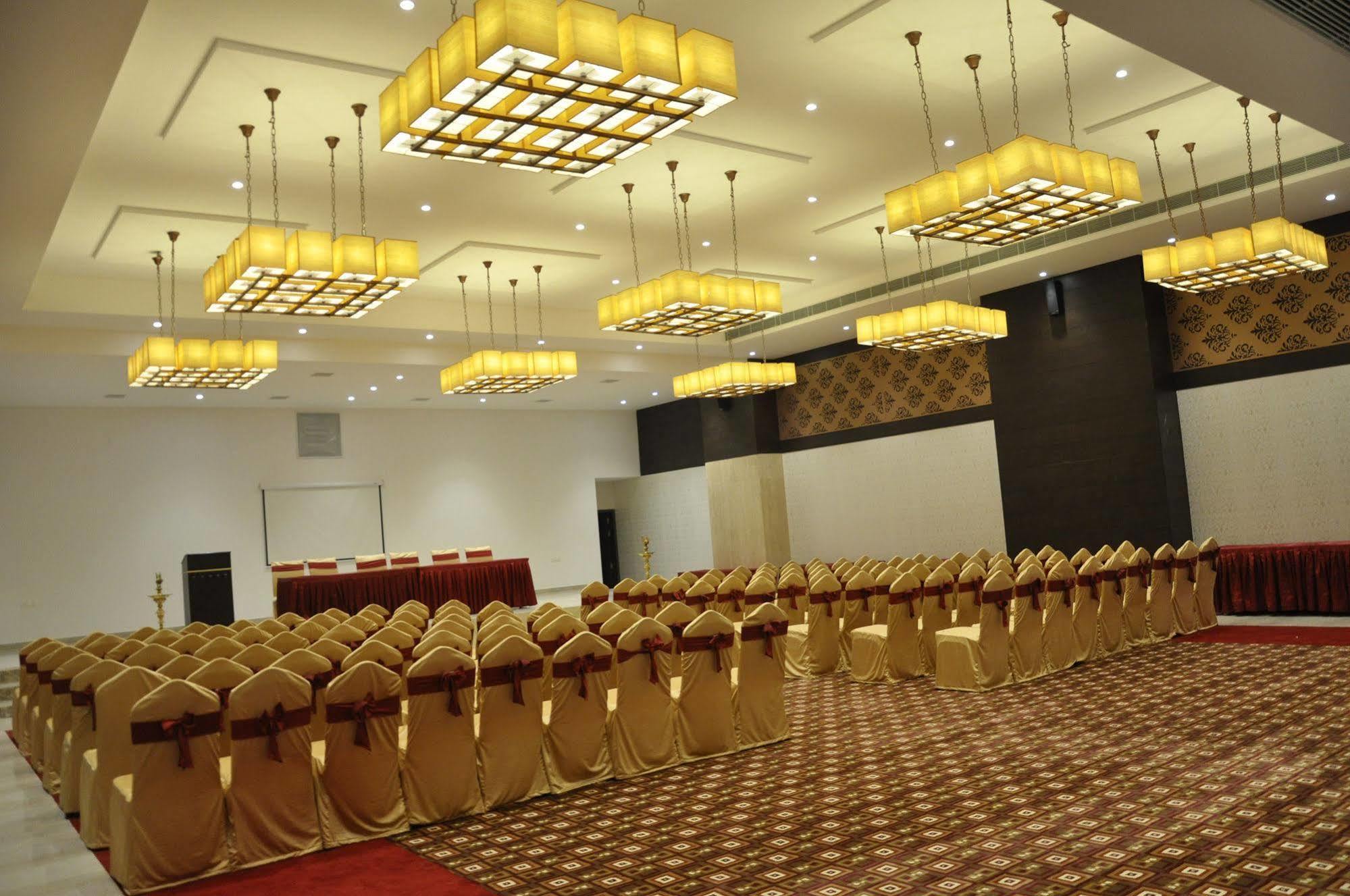 Ganpat Grand Hotel Palni Luaran gambar